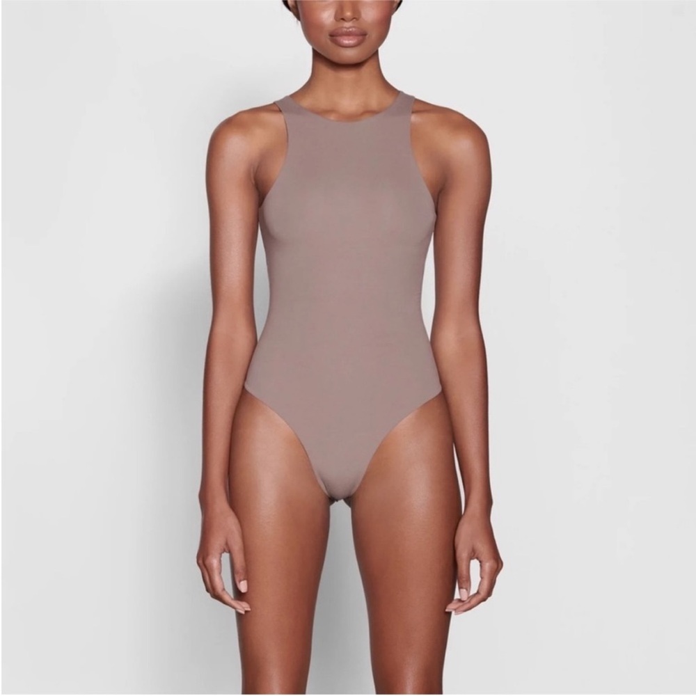 Skims highneck fits everybody bodysuit